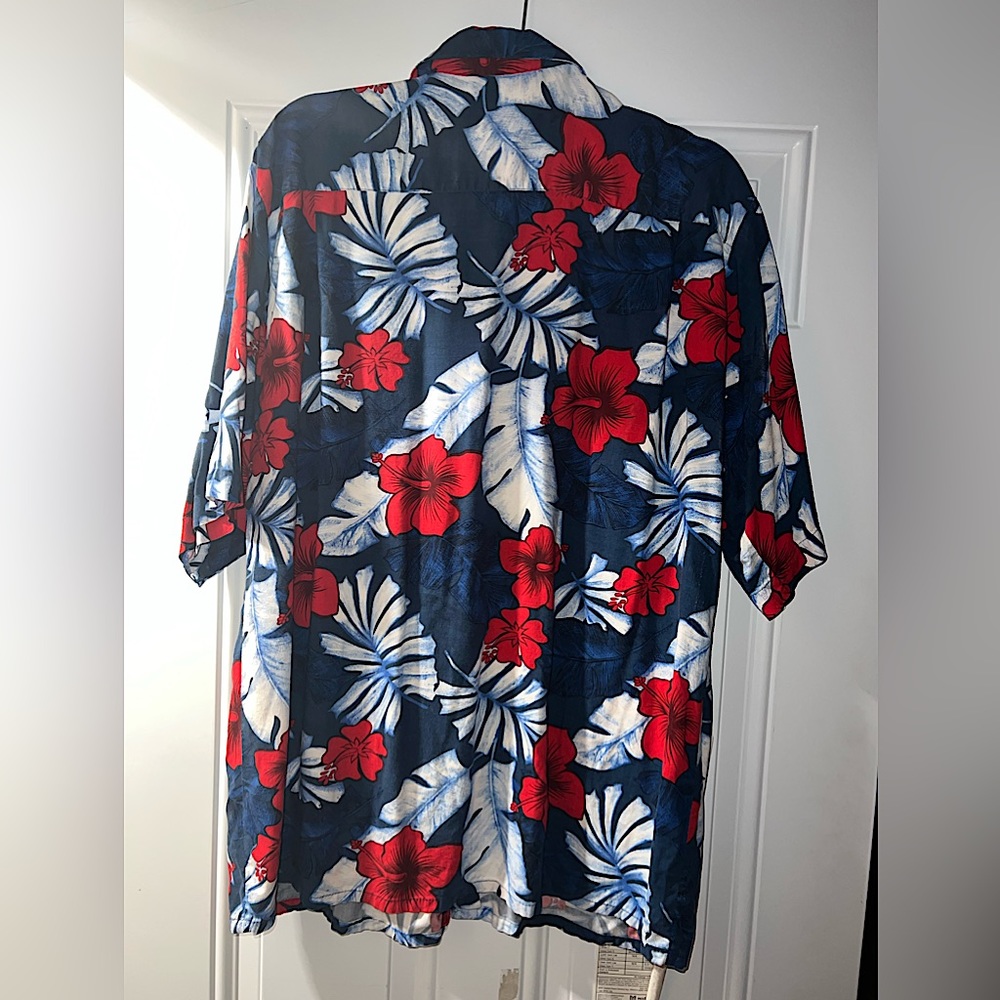 Used Hana Bay Island tropic Hawaiian 🌺 excellent condition 
100% Rayon